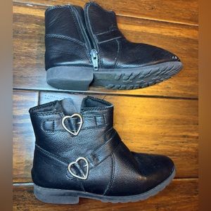 Wonder nation kids black faux leather Moto boot with heart buckle girls sz 11